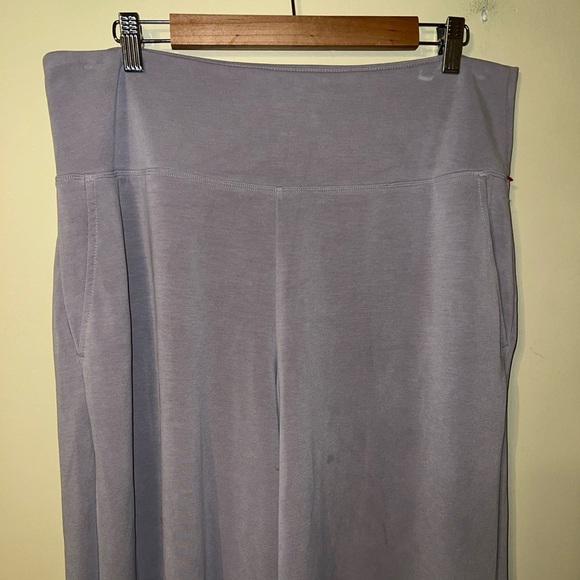 Athleta Seasoft Wide Leg Crop Pants Purple Gray XL - Picture 3 of 7